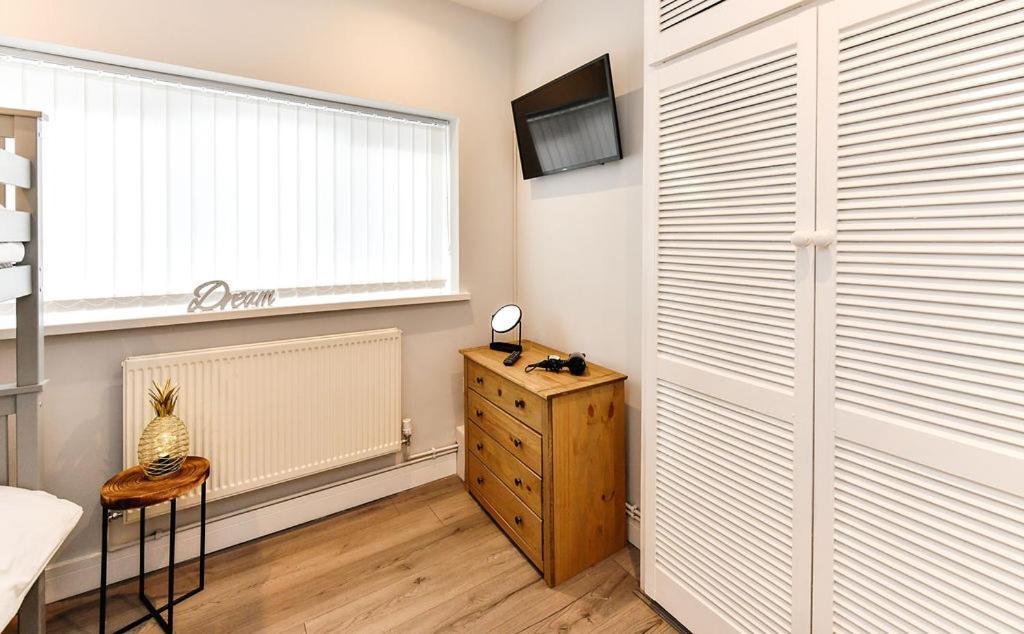 Just Stay Wales Swansea Extérieur photo